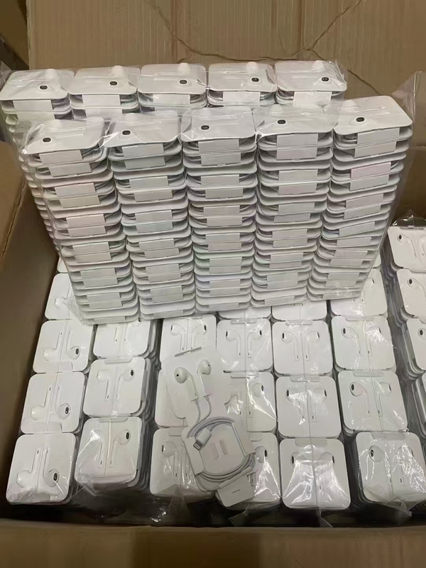 MMTN2 A1748 Lightning Apple Earpods Water Resistant Comfortable Smooth Operation