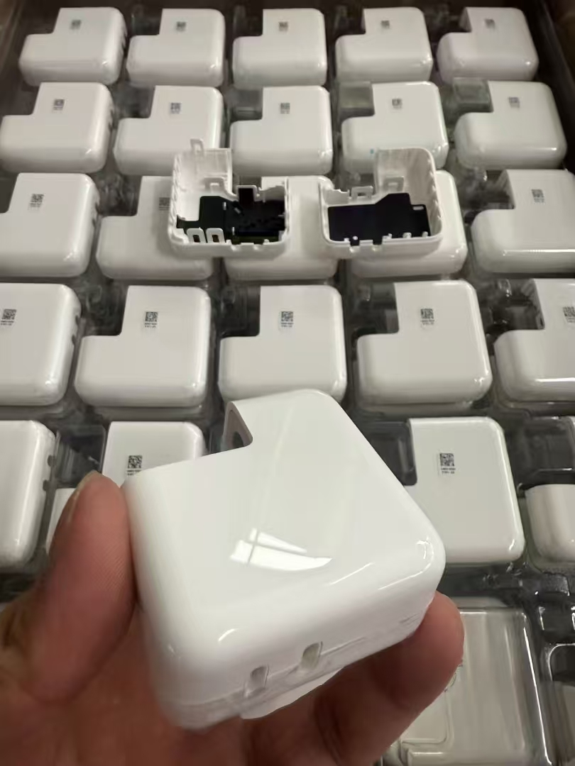 Customizable MW2K3 35W Iphone Charger Dual USB-C Power Adapter A2676